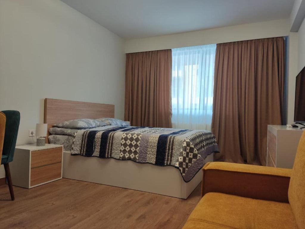 First-Floor Studio, Block F4 4