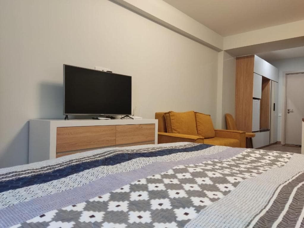 First-Floor Studio, Block F4 2